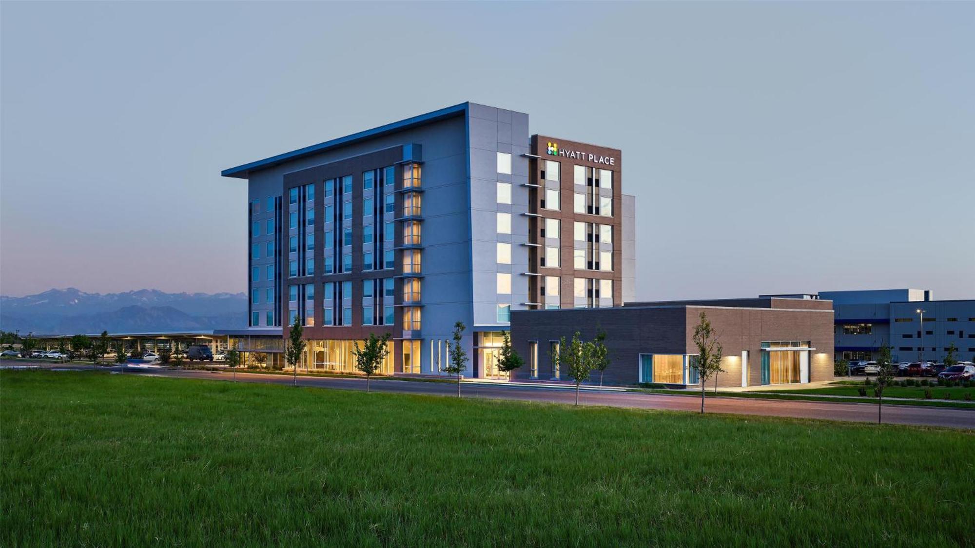 Hyatt Place Pena Station/Denver Airport Exterior photo