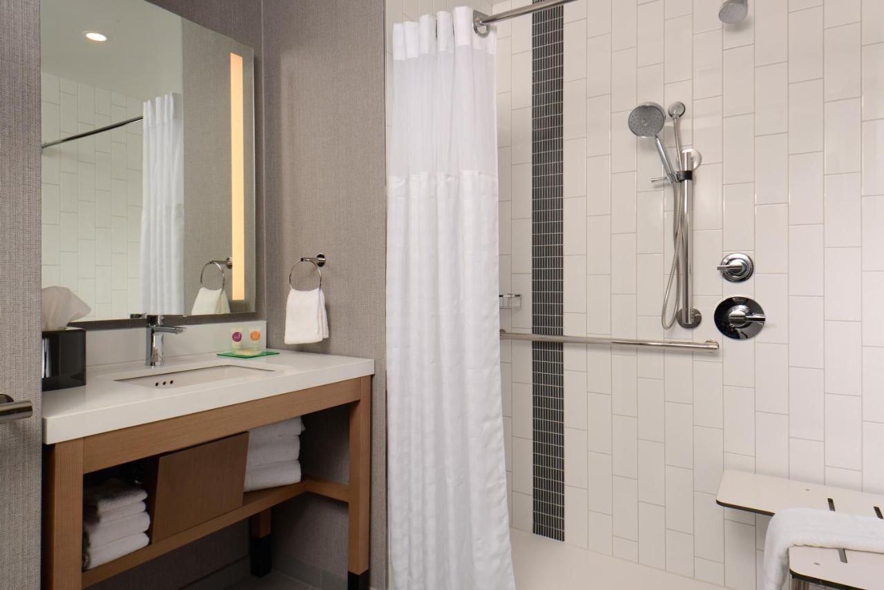 Hyatt Place Pena Station/Denver Airport Exterior photo